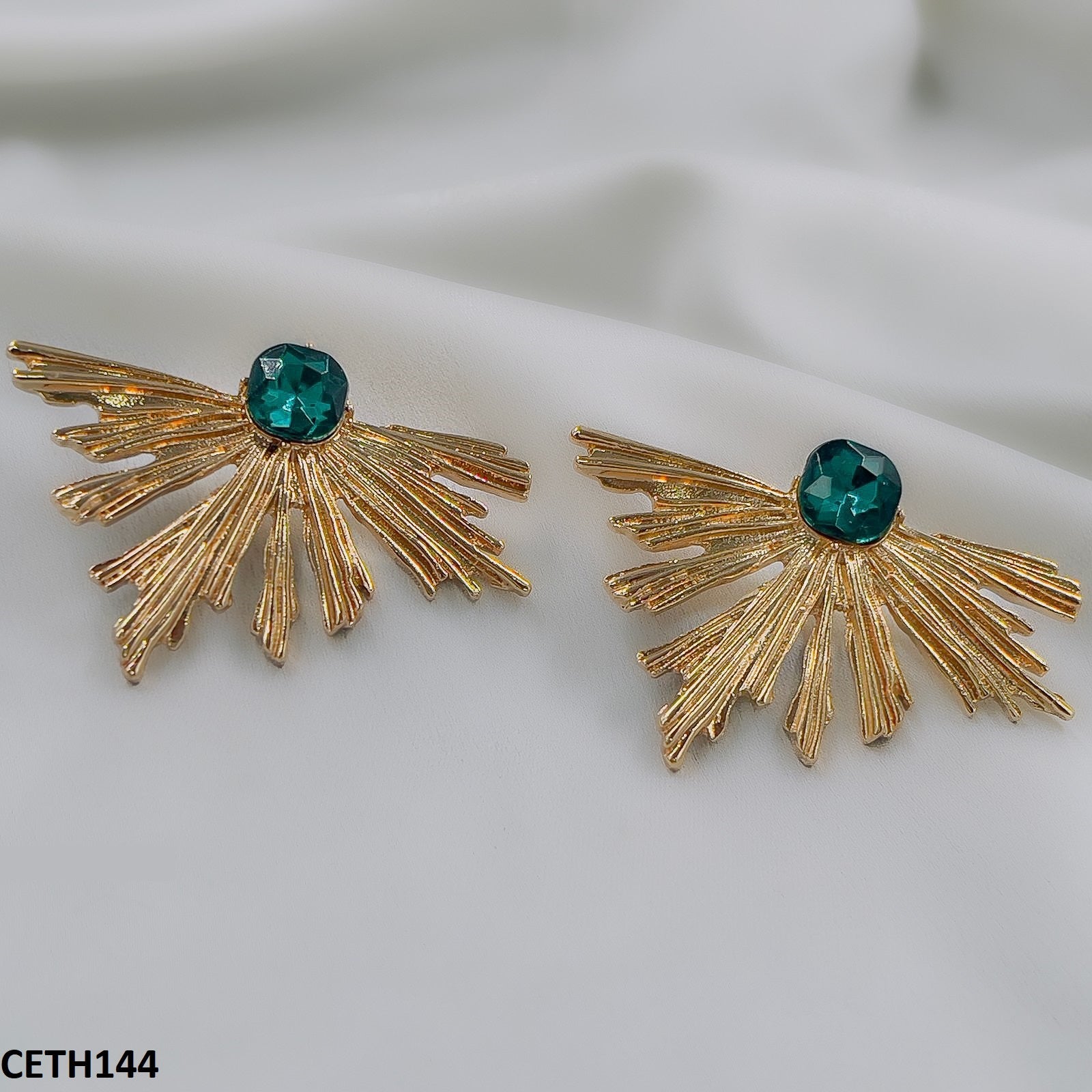 CETH114 YYE Peacock Leaft Studs - CETH