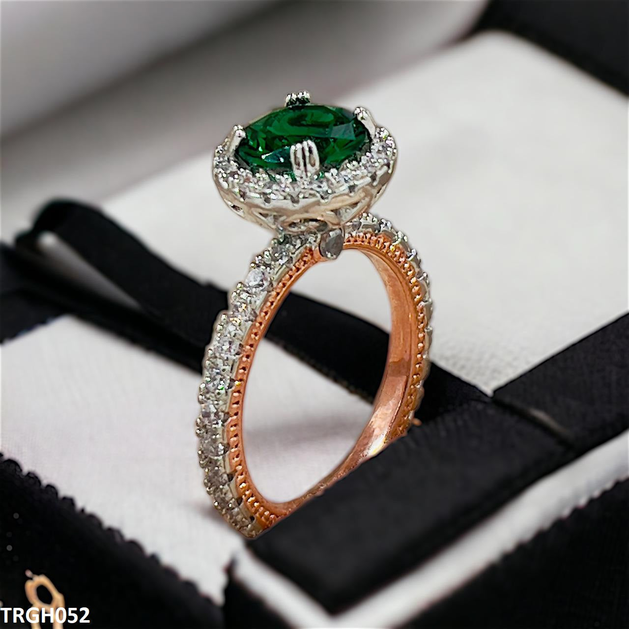 TRGH052 CSH Greenish Round Ring - TRGH