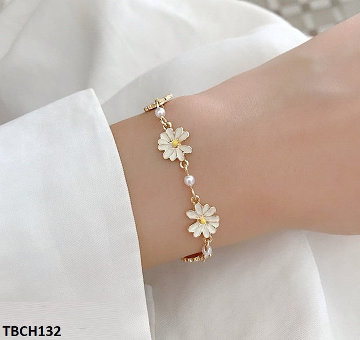 TBCH132 LSH Pearl Flower Hand Bracelet - TBCH